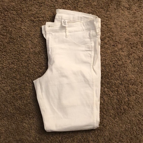 🌸 Women’s White Skinny Jeans - Picture 9 of 10